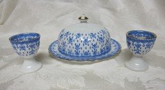 HTF Antique Schaller Fleur de Lis Blaue Lilie Domed Butter Dish & 2 Egg Cups