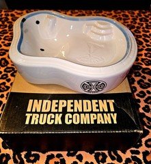 Independent Trucks Company Hogan’s Pool Ceramic Ashtray Skateboarding Rare 2009