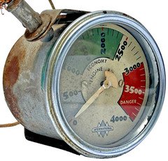 INTERNATIONAL IH 4000 RPM TACHOMETER FULL COLOR DIAL DANGER REDLINE TACH VINTAGE