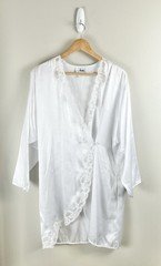 Josie Women’s Sz Medium Vintage White Satin Robe Floral Lace Cottage Core Kimono