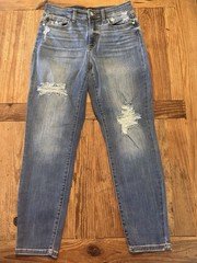 Judy Blue Women’s Skinny Jeans Slim Fit Medium Wash Blue Denim Distressed