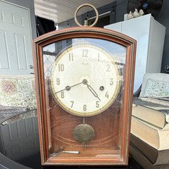 Kienzle Wind Up Mechanical Mantel Clock w/ Pendulum Wood Case Germany
