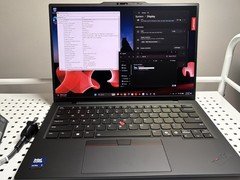 Lenovo ThinkPad X1 Carbon 13th Gen 2.8K OLED Ultra7 258V 2TB SSD 32GB RAM w/wrty