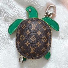Louis Vuitton LV Monogram Green Turtle Mini Pouch Keychain Bag Charm W/Box