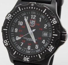 Luminox 8400 Diver Professional Watch Mens Black Dial Date Quartz Rubber Swiss