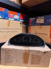 Mercedes W210 Instrument Cluster 240 KM/H Speedometer A2105401147