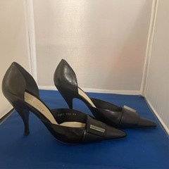 Michel Perry Black Leather Pointed-Toe Pumps Style 5407, Size 39 | Floor Model