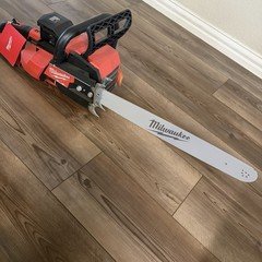 Milwaukee 2827-20 M18 FUEL 20" Dual Battery Chainsaw MISSING CHAIN an Cover
