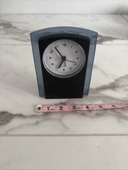 Modern Quartz Desk Clock Battery Operated