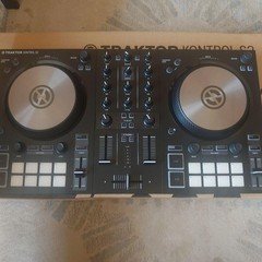 Native Instruments Traktor Kontrol S2 Mk3 DJ Controller #0001