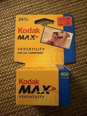New Kodak Max Versatility 400 Film 24 Exposures 35mm Color 1 Roll Exp 01/2006