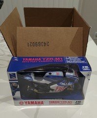 New Ray Yamaha YZR-M1 2010 FIAT Jorge Lorenzo No.99 2010 1:12 Diecast