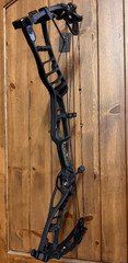 NICE Hoyt Nitrum Turbo Compound Hunting Bow RH 70# 28"  350fps! GAS Strings