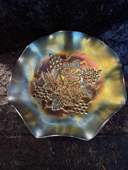 Northwood Carnival Glass Grape Leaves Pattern Ruffled Bowl