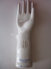 Old Porcelain Hand Glove Mold NJ USA Size 8 1/2 SEP 16 1974 14.5” Tall vintage