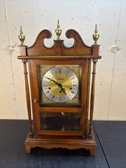 Pillar And Scroll Howard Miller Mantel Clock Antique Chime