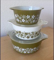 PYREX Spring Blossom Cinderella Handled Mixing Bowl Set Green/White Glass 473-B