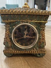 Quartz Vintage Ornate  Resin Desk/Mantel Clock Analog Roman Numerals Battery