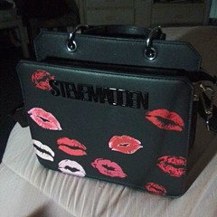 Rare Steve Madden Black Lip Print Crossbody Satchel Zip w/ Detachable Strap