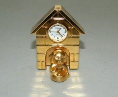 *READ-FOR REPAIR-NEEDS BATTERY*  Elgin Doghouse Miniature 2 1/2"(H) Quartz Clock