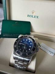 Rolex Sea-Dweller 136660 Silver Oyster Bracelet with Black Bezel