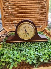 Seth Thomas Mantelette Mantel Wooden Clock Model 0579-001 Made In USA Parts 
