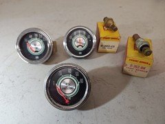 Stewart Warner Green Line Gauges Vintage Original Plus Two Temp Sender Units