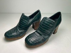 The Chelsea Cobbler vintage leather green platform pumps US 8.5