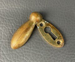 Traditional Brass Keyhole Cover with Draft Plate