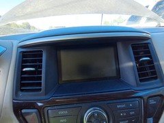 Used Front Center Infotainment Display fits: 2013 Nissan Pathfinder control scre