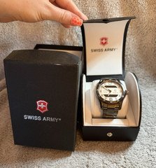 Victorinox Swiss Army Quartz Chronograph 100m Gray SS Bracelet Watch Box Manual