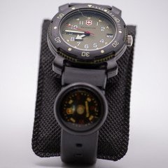 Victorinox Swiss Army Watch Quartz 38mm Green Dial Fresh Battery with Compass