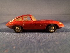 VIntage 1962 Matchbox Lesney No 32 'E' Type Jaguar XKE in Metallic Red