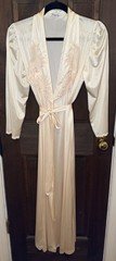 Vintage 1970s Vanity Fair Ivory Champagne  Peignoir Wrap Robe – Size XS