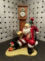 Vintage 1995 Howard Miller Clock Santa Claus Christmas Checkin It Twice WORKING!