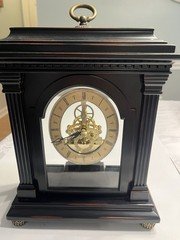 Vintage 2004 Bombay Company Cherry Wood Mantel Quartz Clock Tested Works