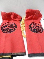 VINTAGE ALASKA TLINGIT NW COAST LEGGINS RAVEN DESIGN - NICE !