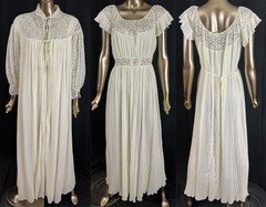 Vintage Barbizon Pleated White Nylon Lace Trim Negligee Nightgown Peignoir Robe