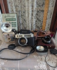 Vintage Camera Lot Yashica 35 mm Imperial Satellite Flash 4 pieces