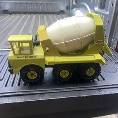 Vintage classic Mighty cement Mixer #3950 c1976 - with play wear complete