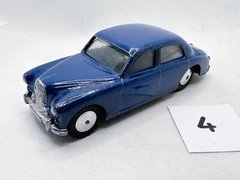 VINTAGE CORGI TOYS 205M RILEY PATHFINDER SALOON DIECAST MODEL CAR DARK BLUE VGC