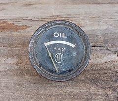 Vintage International Harvester IH Oil Pressure Gauge 18113-DA Farmall Tractor