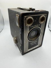 Vintage Kodak Brownie Target Six-16 Box Camera Art Deco 616 Film Eastman