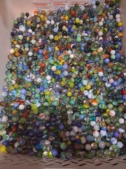 vintage marbles lot 100ct. Random pick from bin and trays/ vintage mix/NM-M##