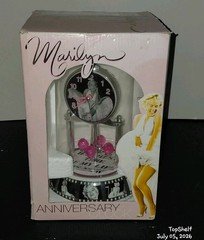 Vintage Marilyn Monroe Collectible Anniversary Clock – Rotating Pendulum with...