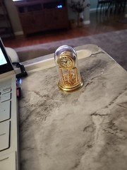 Vintage Miniature Anniversary Clock needs batery