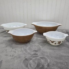 Vintage Pyrex Early American Cinderella Nesting Mix Bowl 4Pc Set Brown White EUC