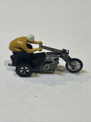 Vintage RRRumblers Mattel Hot Wheels Choppin Chariot with Rider