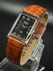 Vintage Seiko Slim Quartz Men's Wristwatch With Free DDP Shipping 