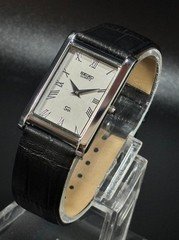 Vintage Seiko Slim Quartz Men's Wristwatch With Free DDP Shipping 